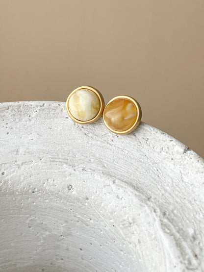 Natural amber stud earrings - Gold plated silver - Mismatched earrings collection