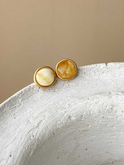 Natural amber stud earrings - Gold plated silver - Mismatched earrings collection