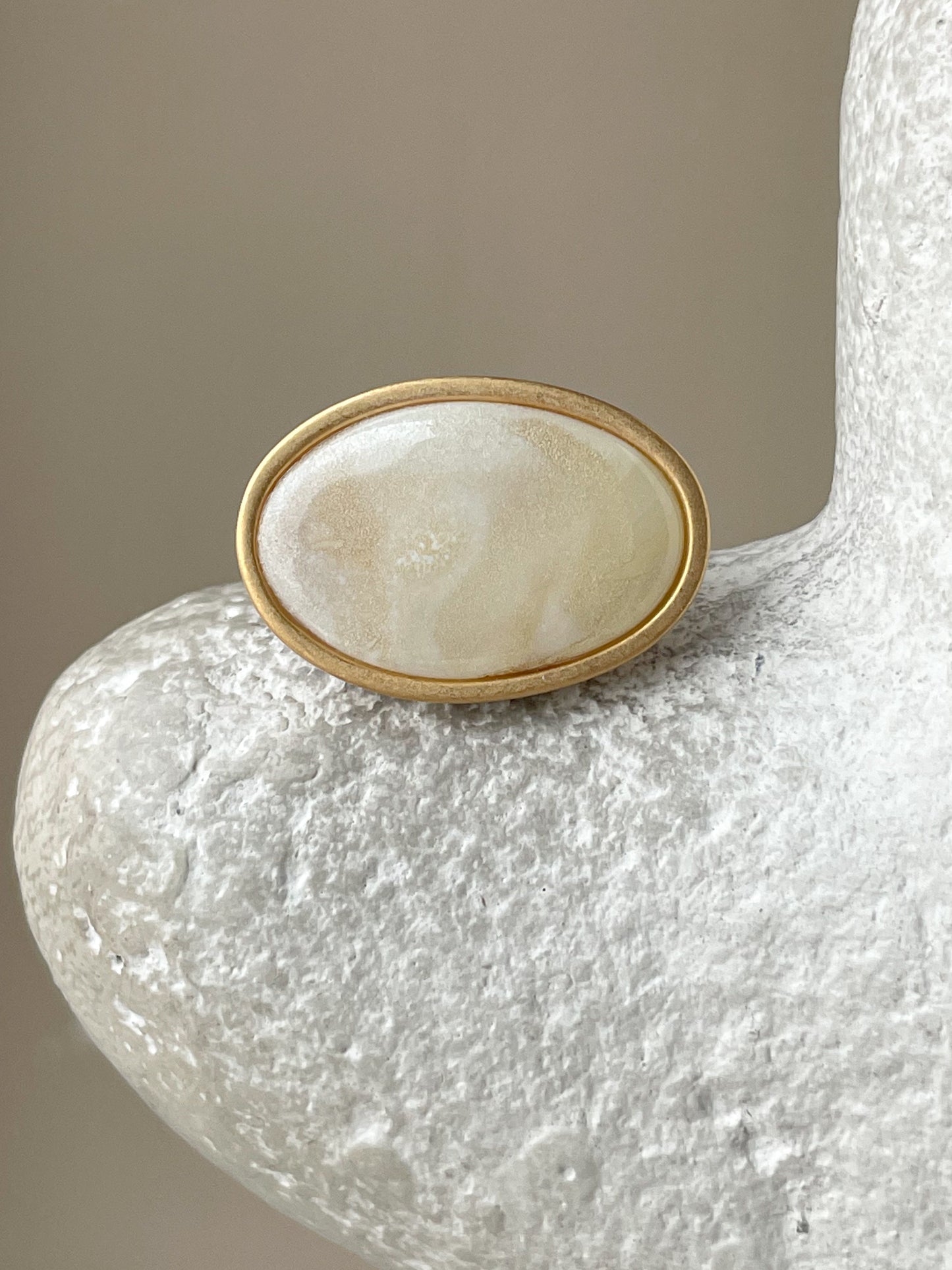 White amber ring - Gold-plated silver - Thin ring collection - Size 5 1/2