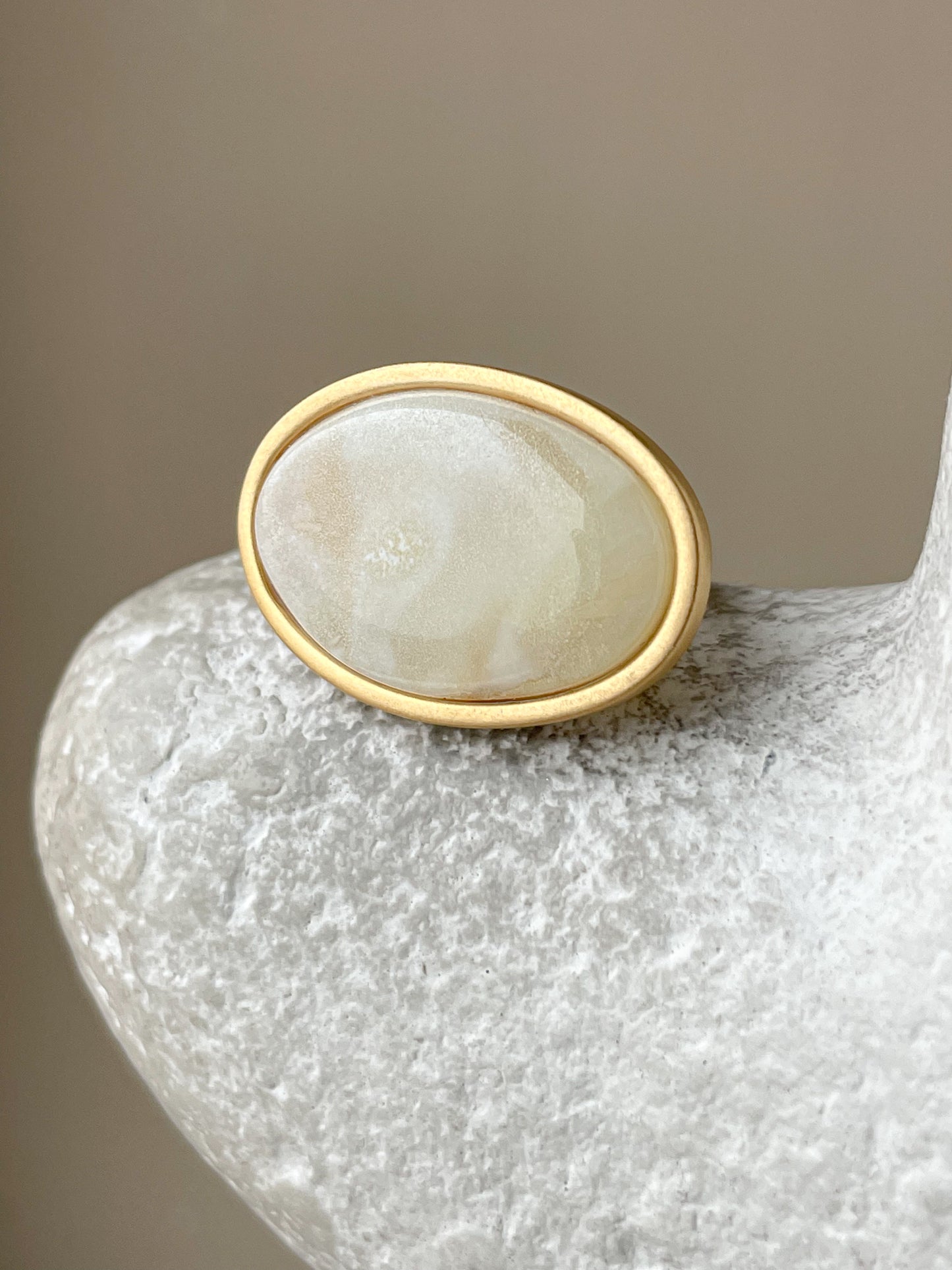 White amber ring - Gold-plated silver - Thin ring collection - Size 5 1/2