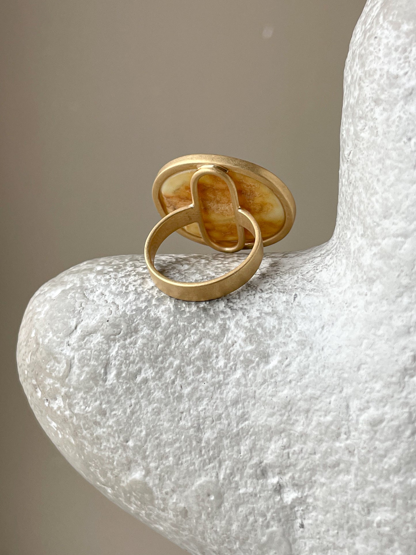 Milk amber ring - Gold-plated silver - Thin ring collection - Size 6