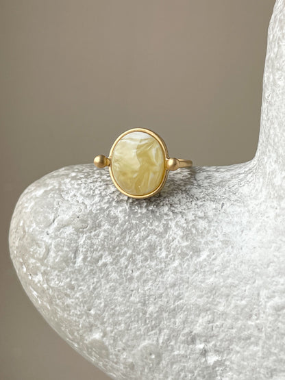 Butterscotch amber ring - Gold plated silver - Vintage style collection - Size 5 1/2