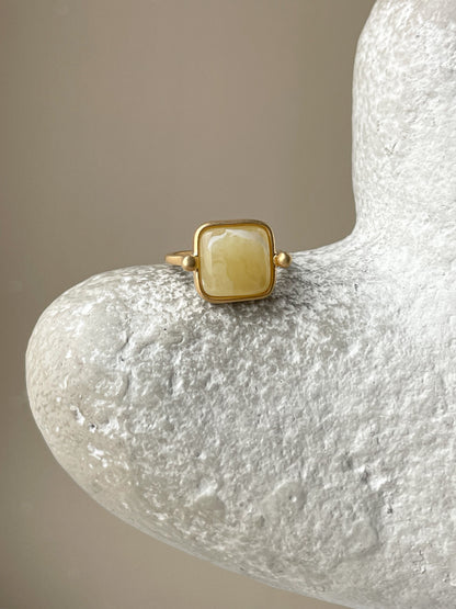 Butterscotch amber ring - Gold plated silver - Vintage style collection - Size 5 1/2