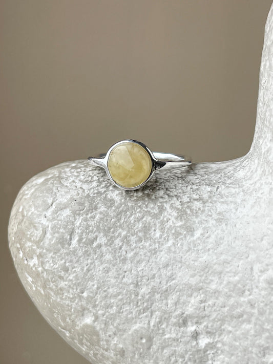 Lemon amber ring - Sterling silver - Thin style collection - Size 8 1/2