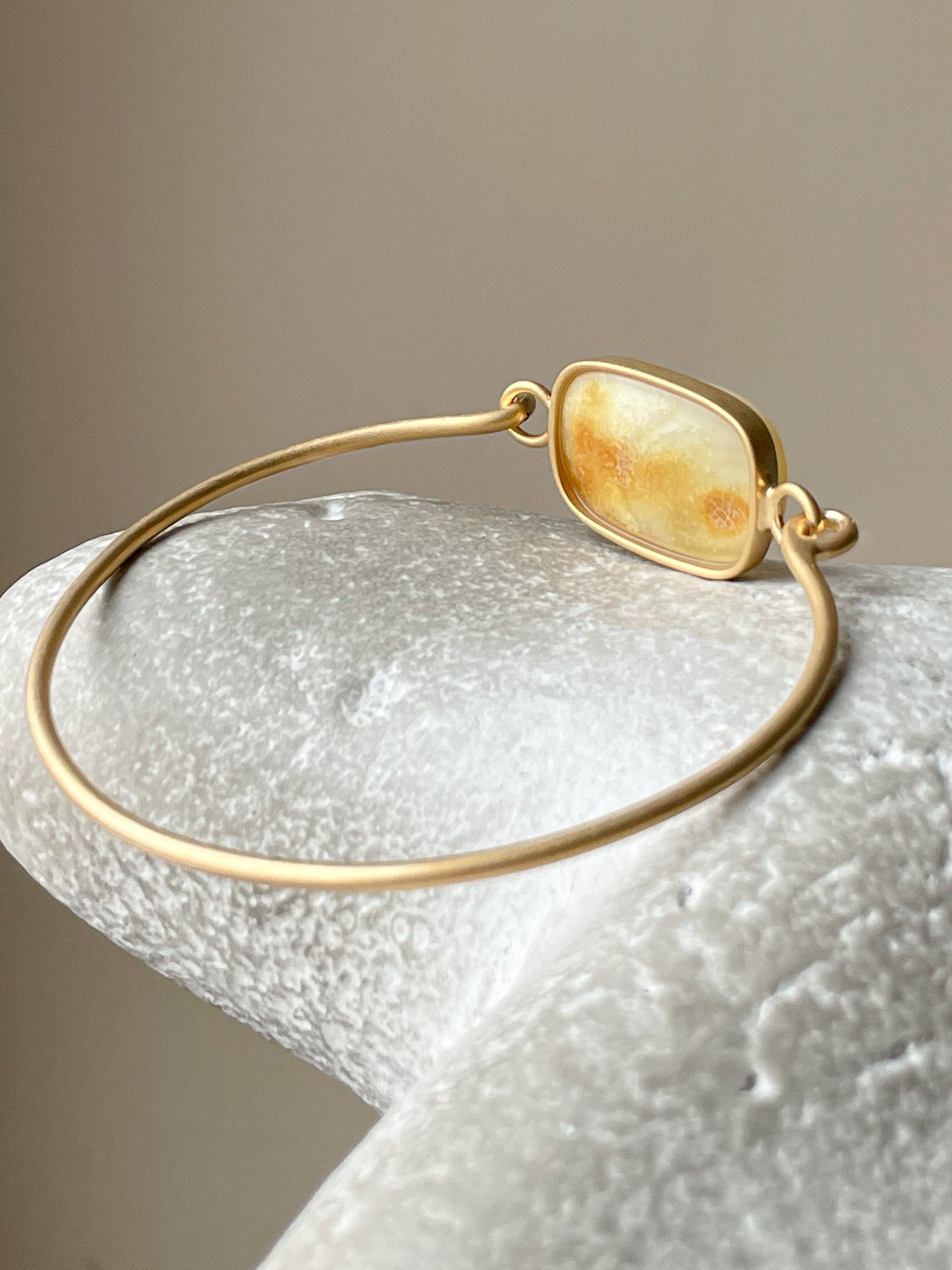 Amber bracelet - Gold plated silver - Bangle bracelet collection - Size 6.3