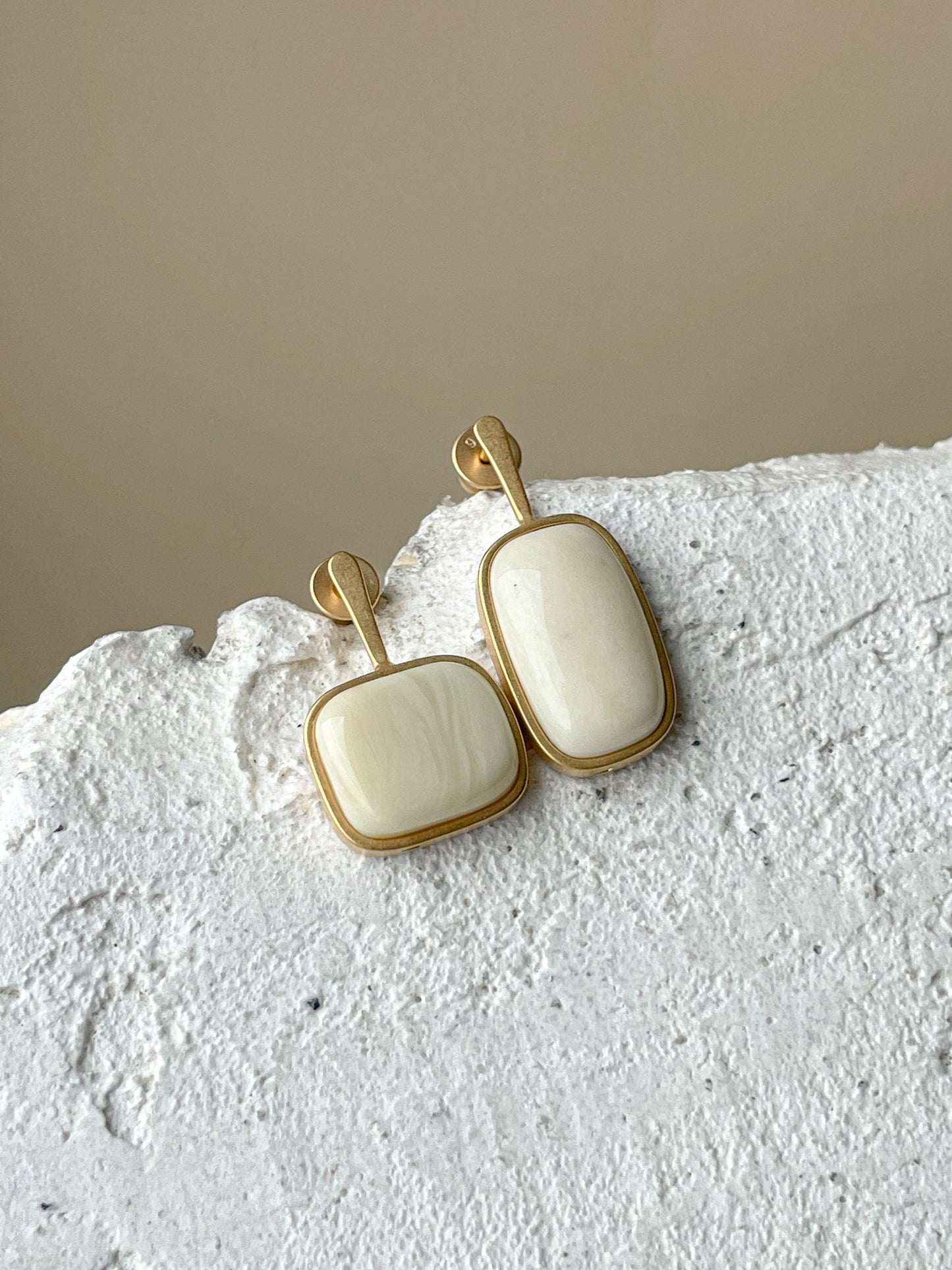 White amber stud earrings - Gold plated silver - Mismatched earrings collection