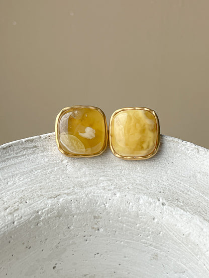 Landscape amber stud earrings - Gold plated silver - Mismatched earrings collection