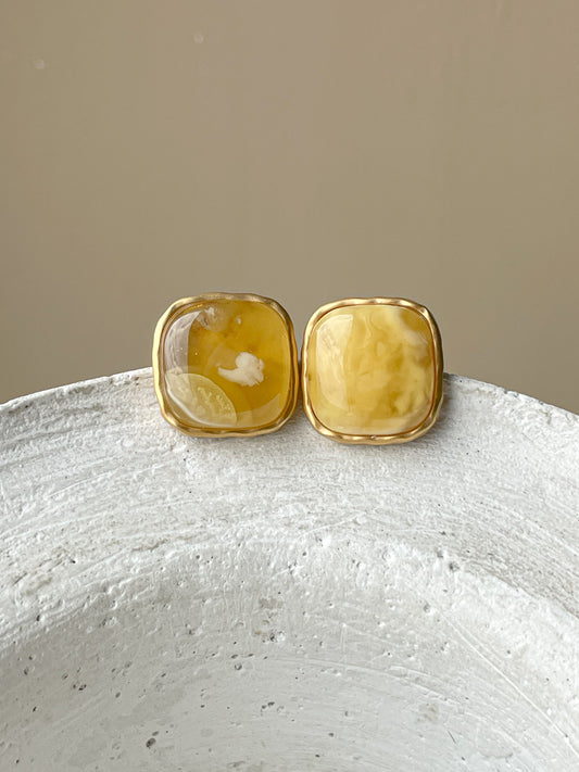 Landscape amber stud earrings - Gold plated silver - Mismatched earrings collection