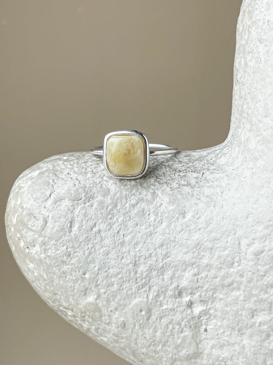 Mate amber ring - Sterling silver - Thin ring collection