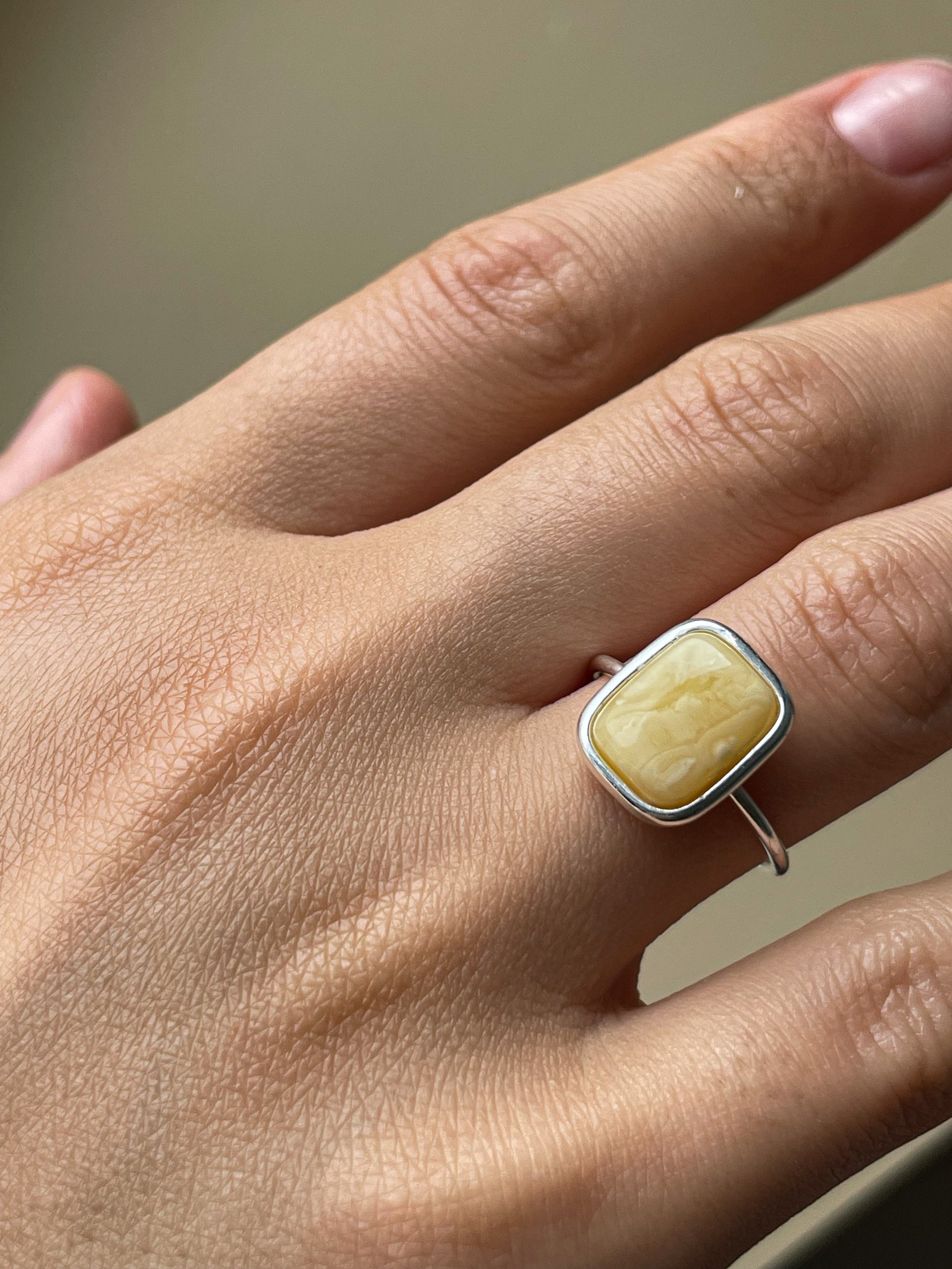 Butterscotch amber ring - Sterling silver - Thin ring collection 