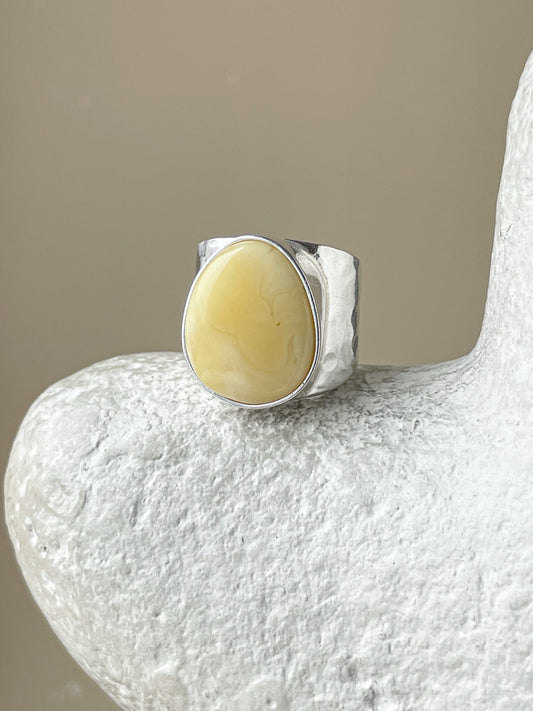 Butterscotch amber ring - Sterling silver - Statement ring collection