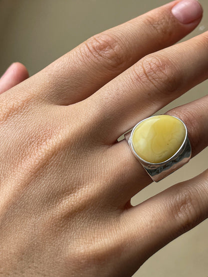 Butterscotch amber ring - Sterling silver - Statement ring collection