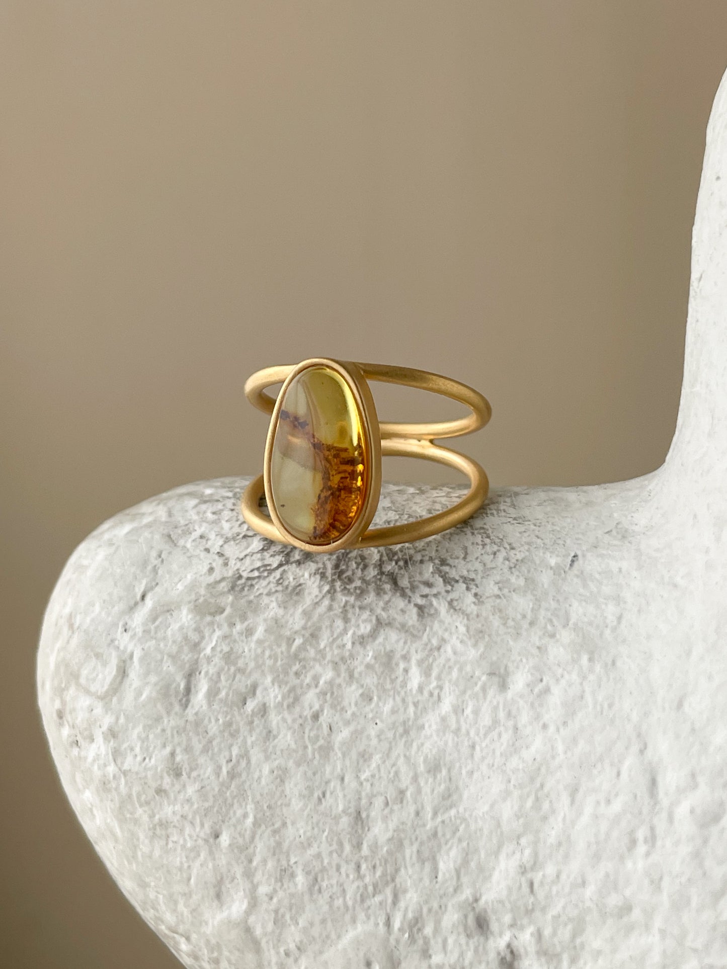 Honey amber ring - Gold plated silver - Thin style collection - Size 6 1/2