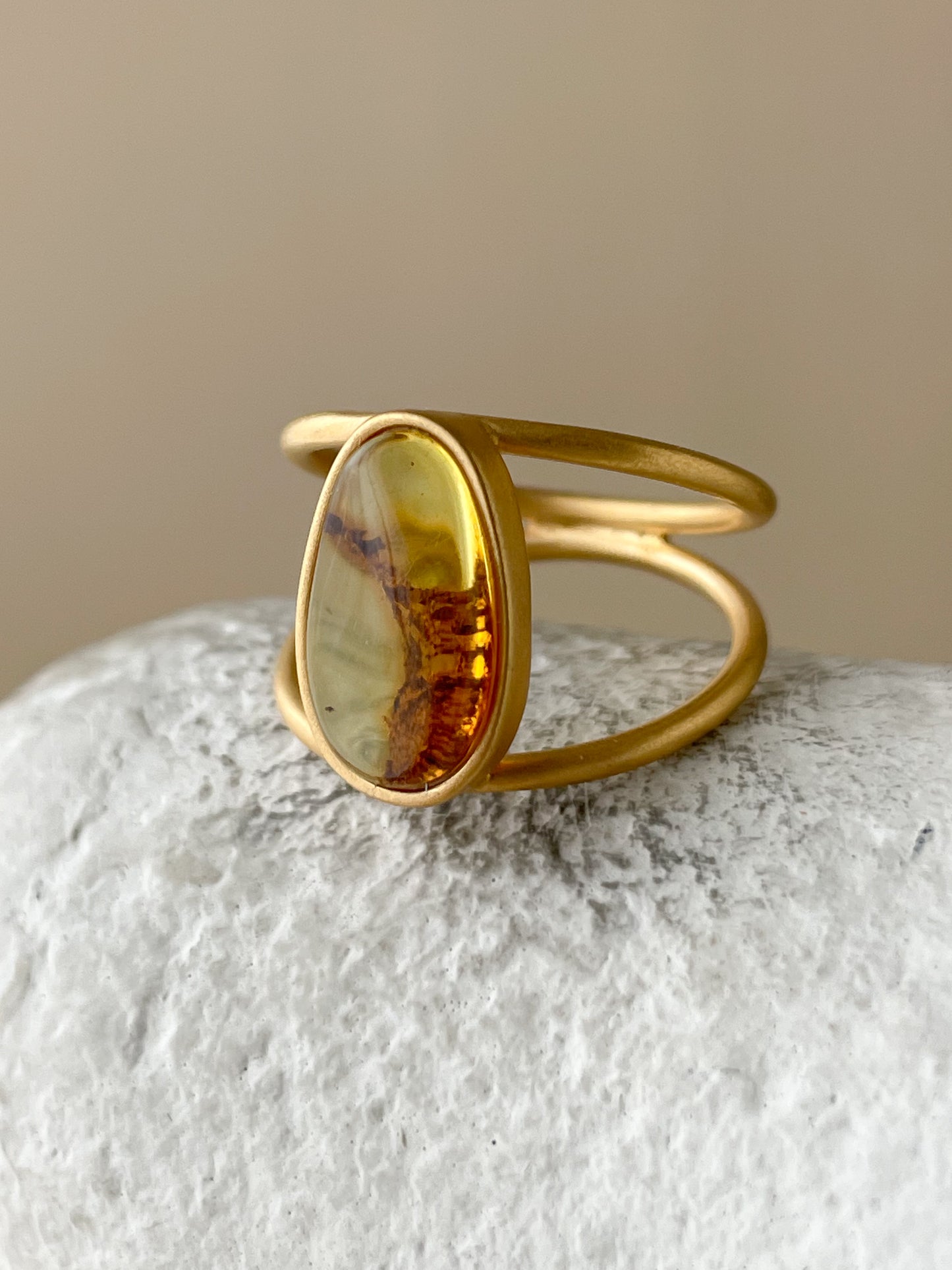 Honey amber ring - Gold plated silver - Thin style collection - Size 6 1/2