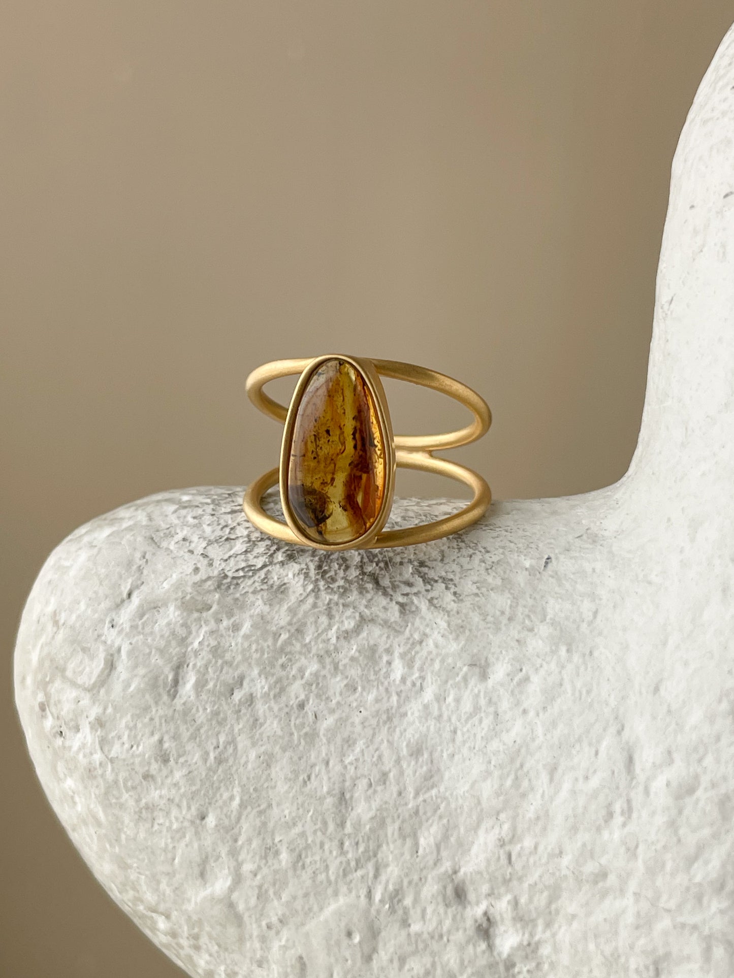 Honey amber ring - Gold plated silver - Thin style collection - Size 7