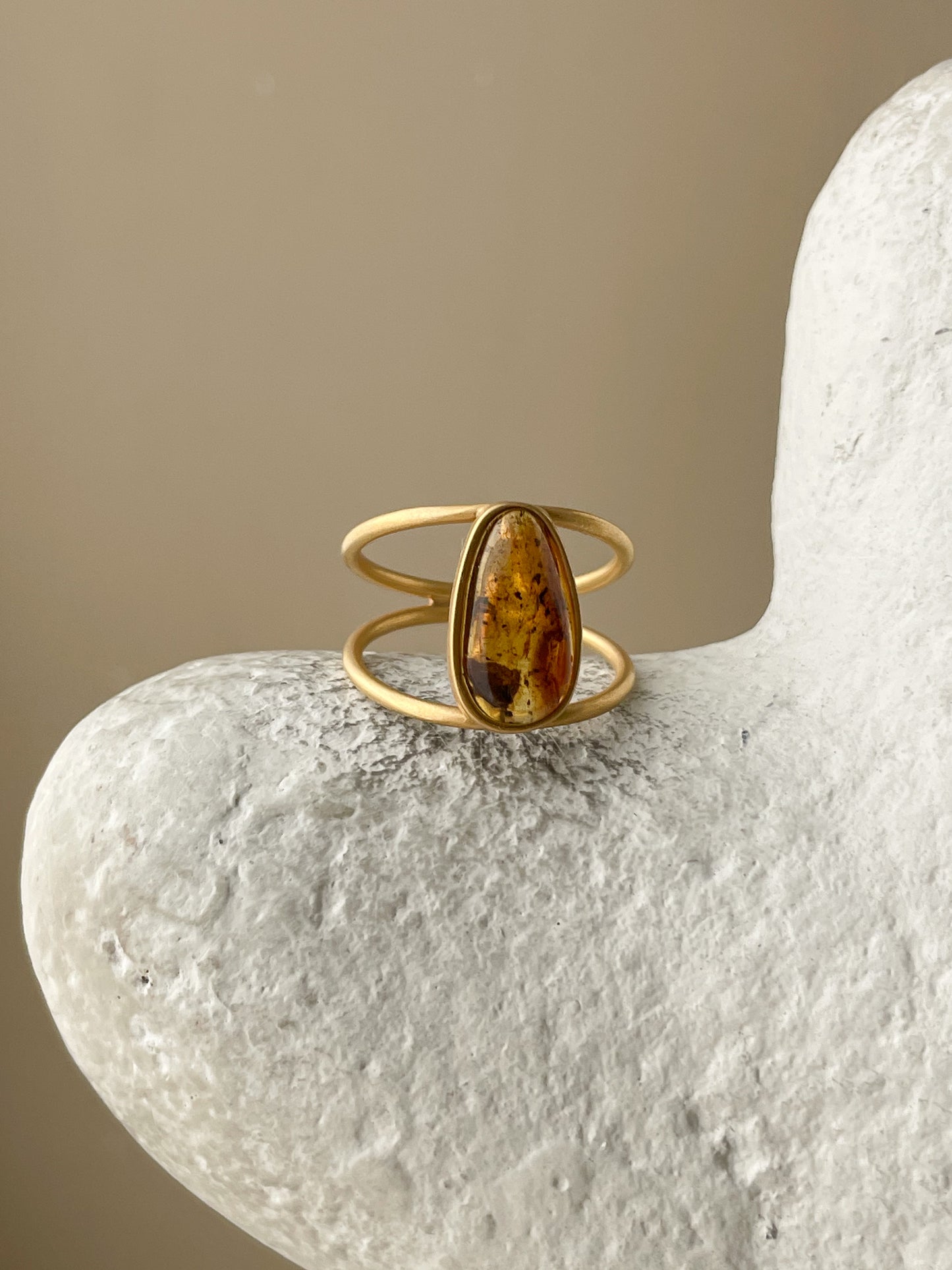 Honey amber ring - Gold plated silver - Thin style collection - Size 7