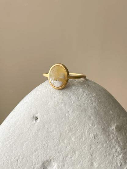 Butterscotch amber ring - Gold plated silver - Thin style collection - Size