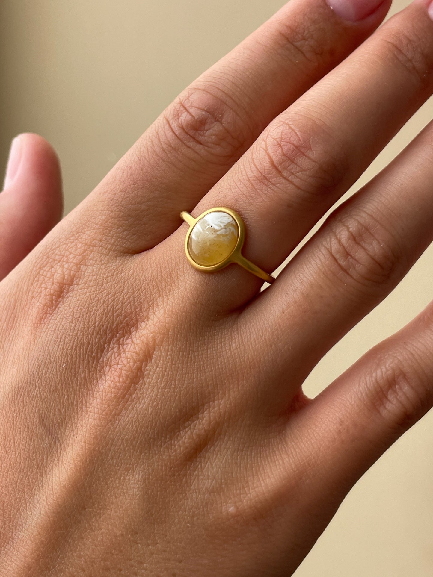 Butterscotch amber ring - Gold plated silver - Thin style collection - Size