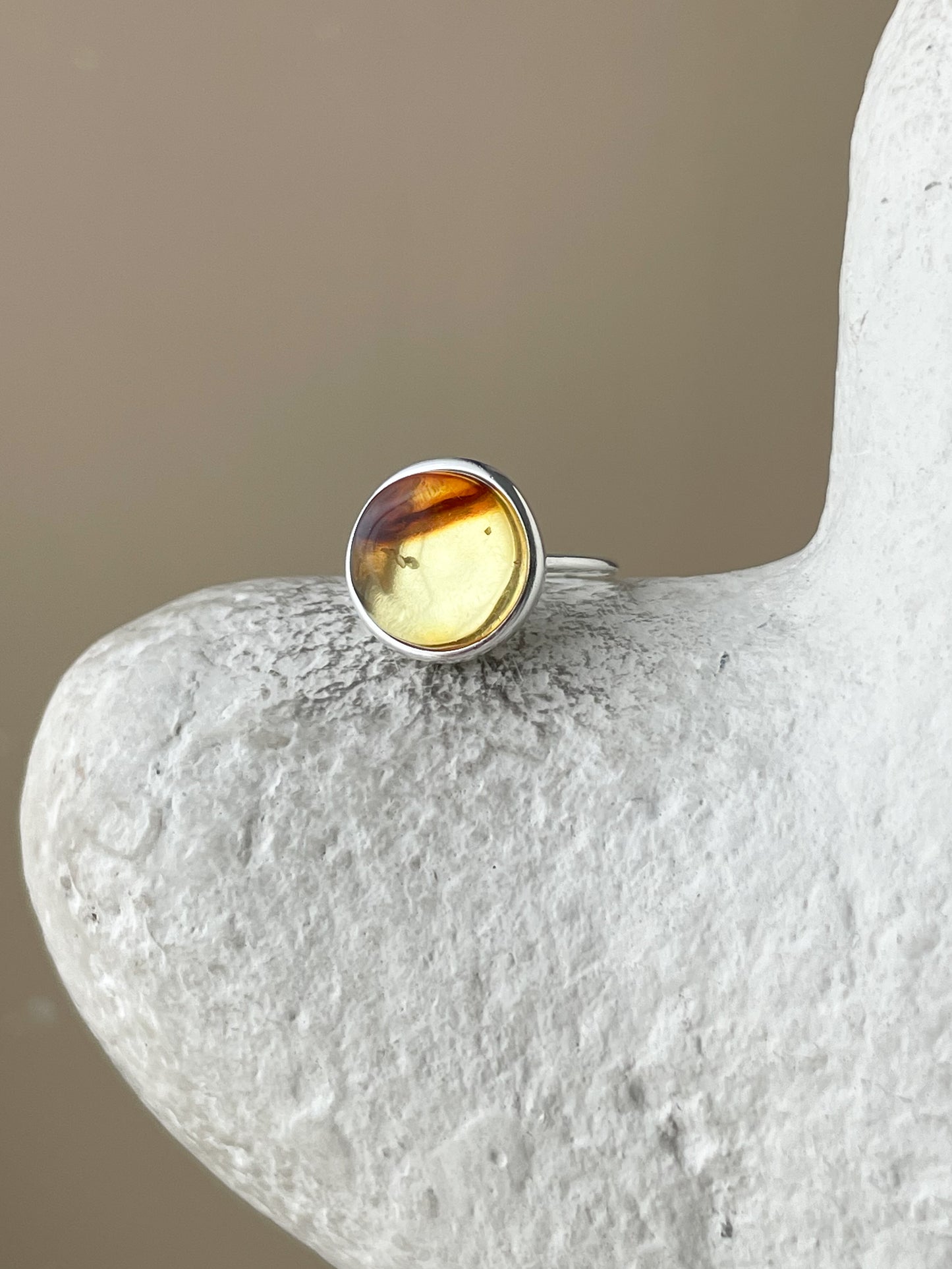 Honey amber ring - Sterling silver - Thin style collection - Size 4 3/4