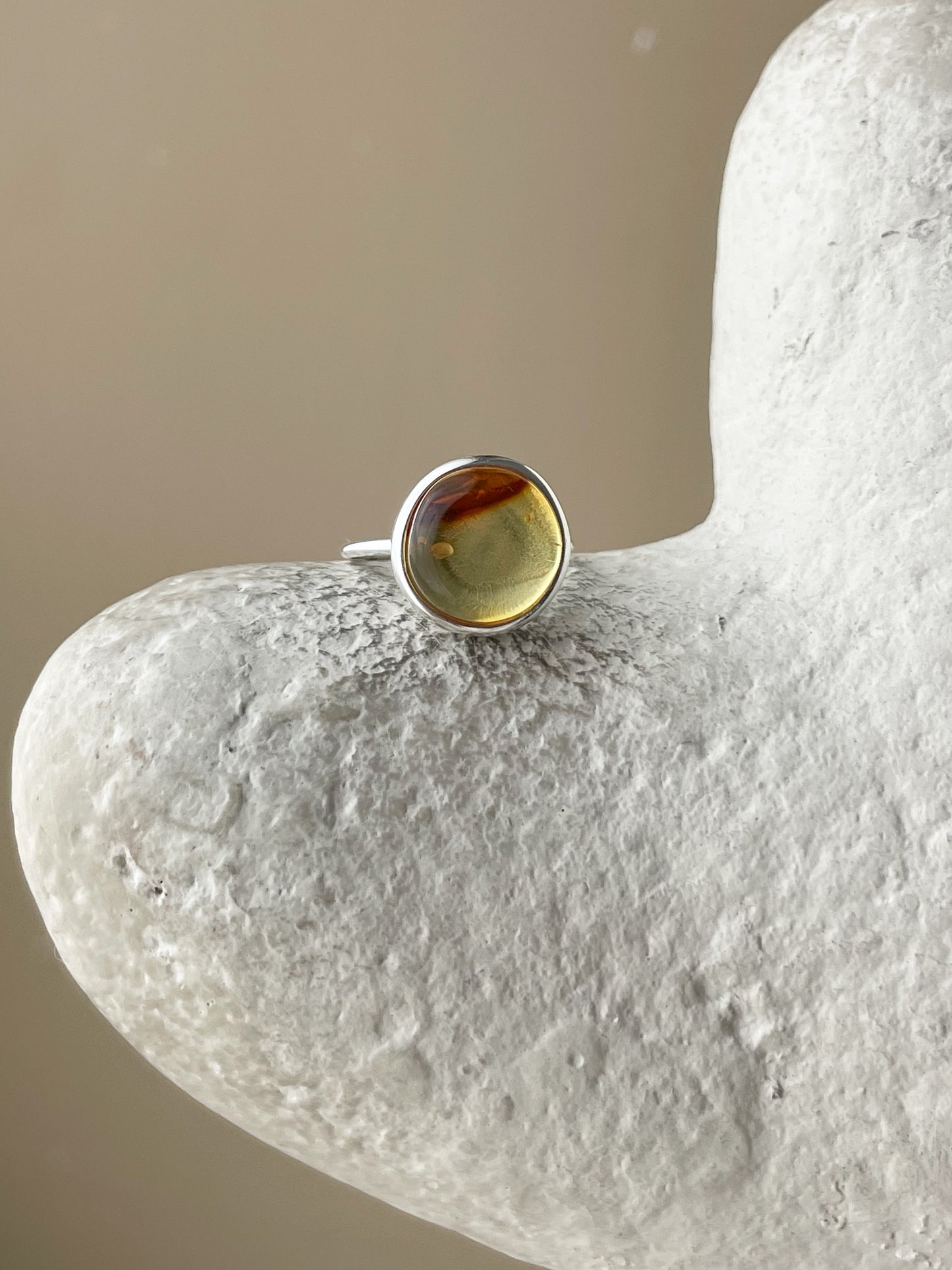 Honey amber ring - Sterling silver - Thin style collection - Size 4 3/4