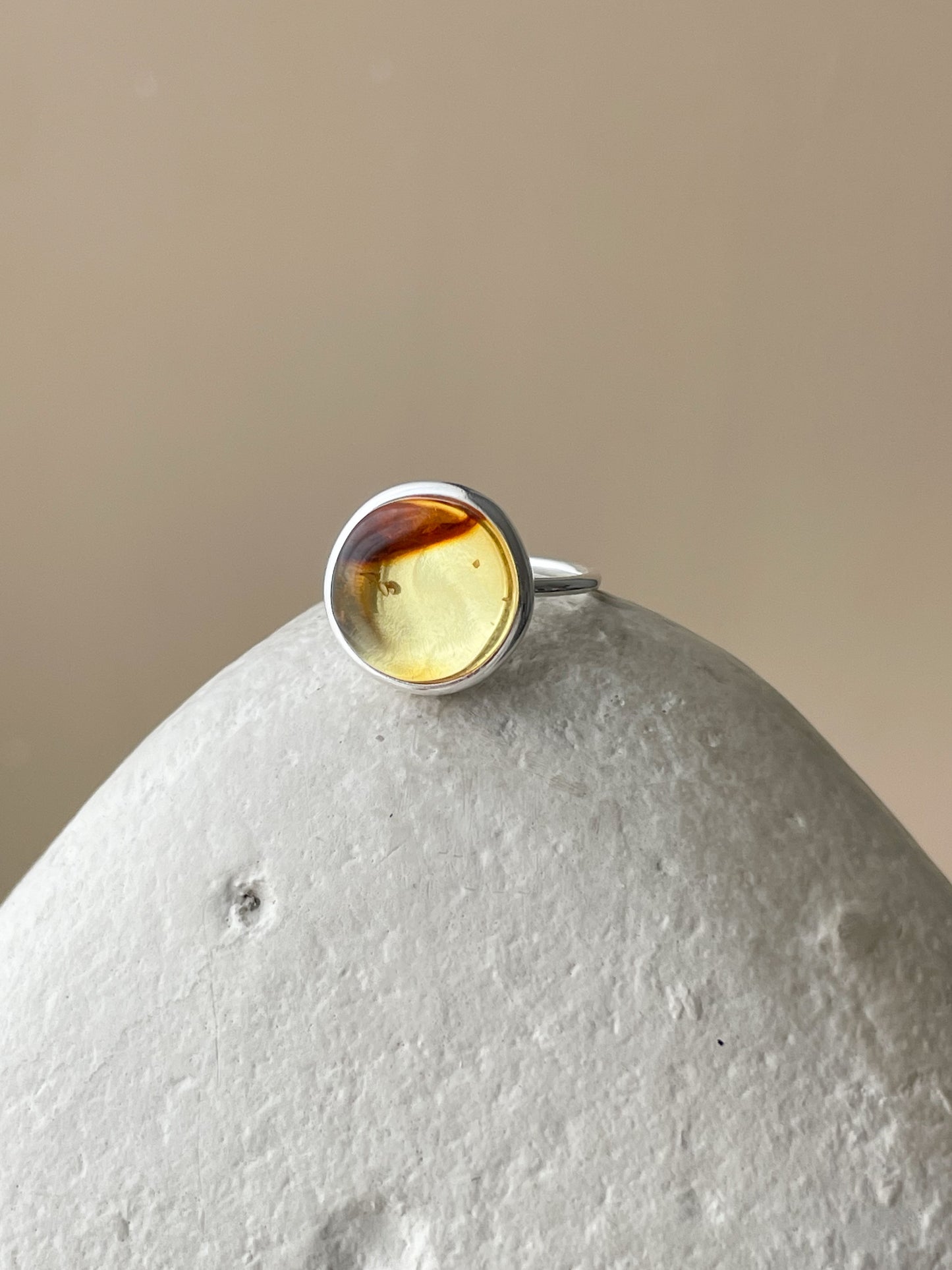 Honey amber ring - Sterling silver - Thin style collection - Size 4 3/4