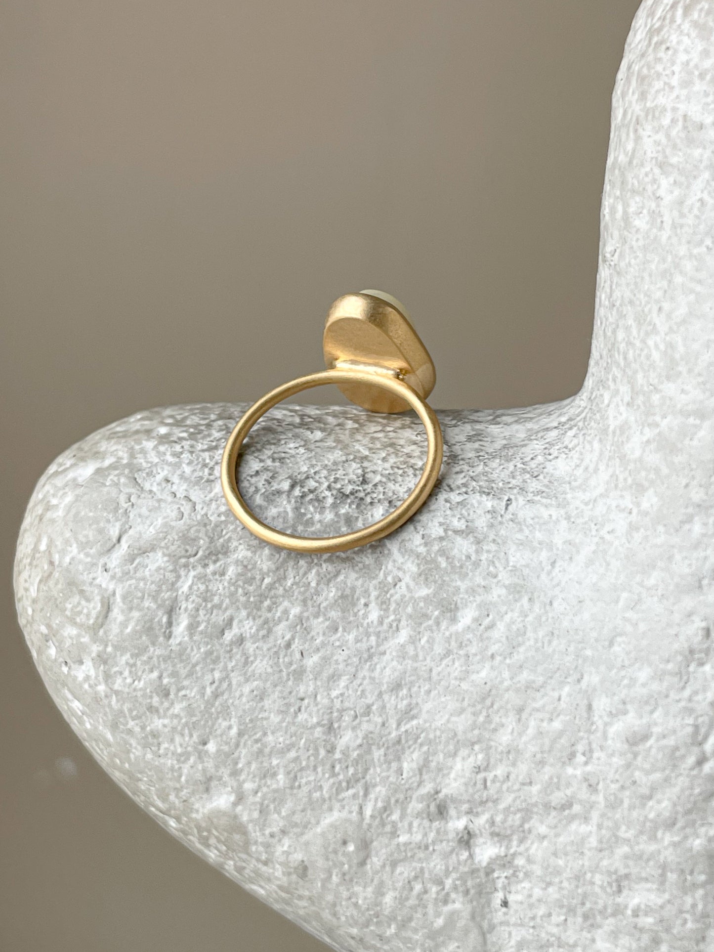 Butterscotch amber ring - Gold plated silver - Thin ring collection - Size 7
