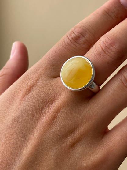 Butterscotch amber ring - Sterling silver - Large ring collection - Size 8