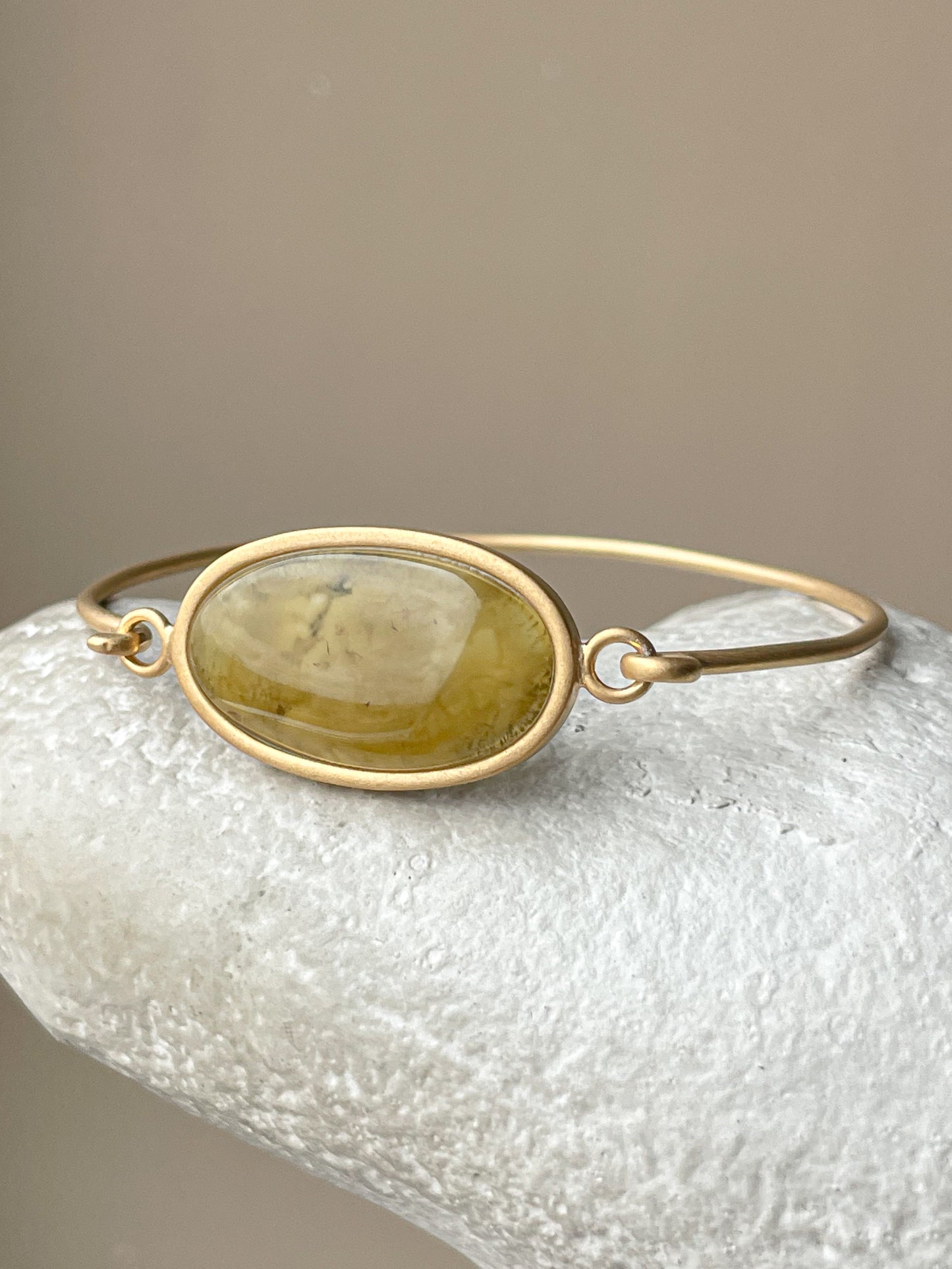 Green amber bangle bracelet - gold plated silver, size 7