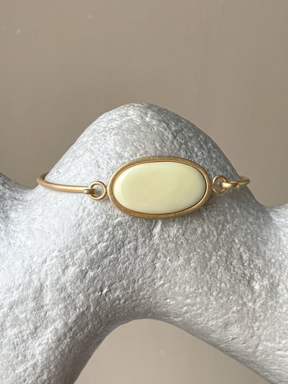 White amber bangle bracelet - gold plated silver, size 7