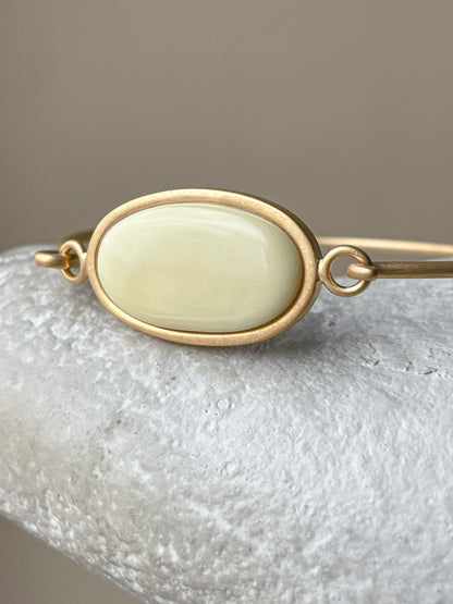 White amber bangle bracelet - gold plated silver, size 7