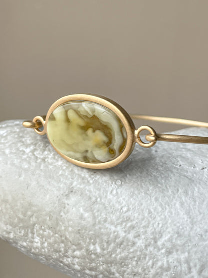 Landscape amber bangle bracelet - gold plated silver, size 6.8