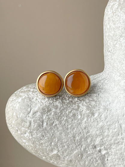 Butterscotch amber stud earrings - Gold plateButterscotch amber stud earrings - Gold plated - Classic earring collectiond - Classic earring collection