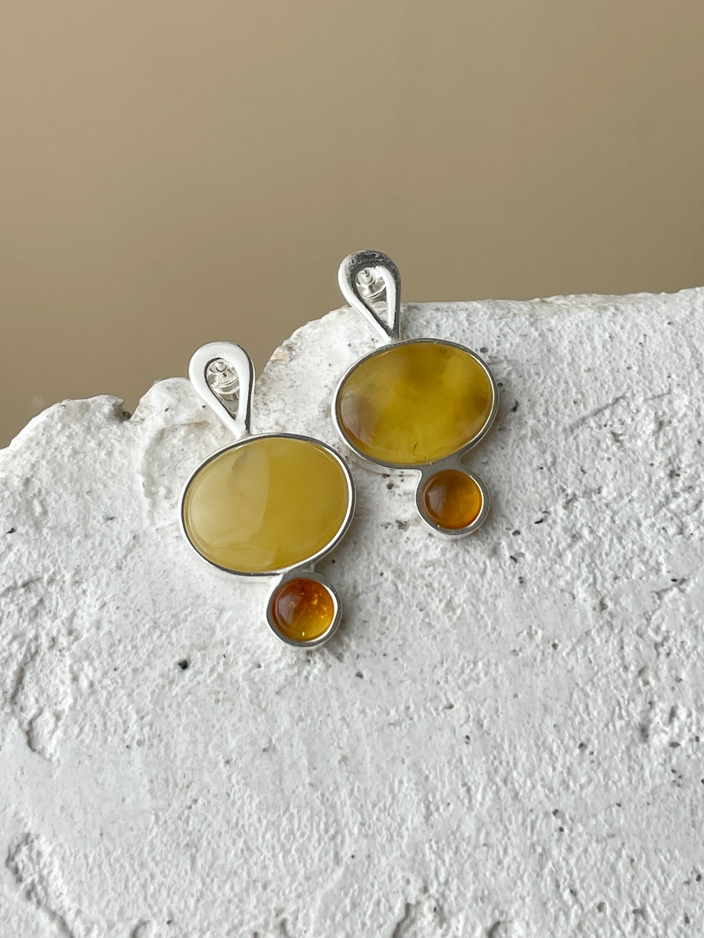 Multicolor amber stud earrings - Sterling silver - Amber earrings collection