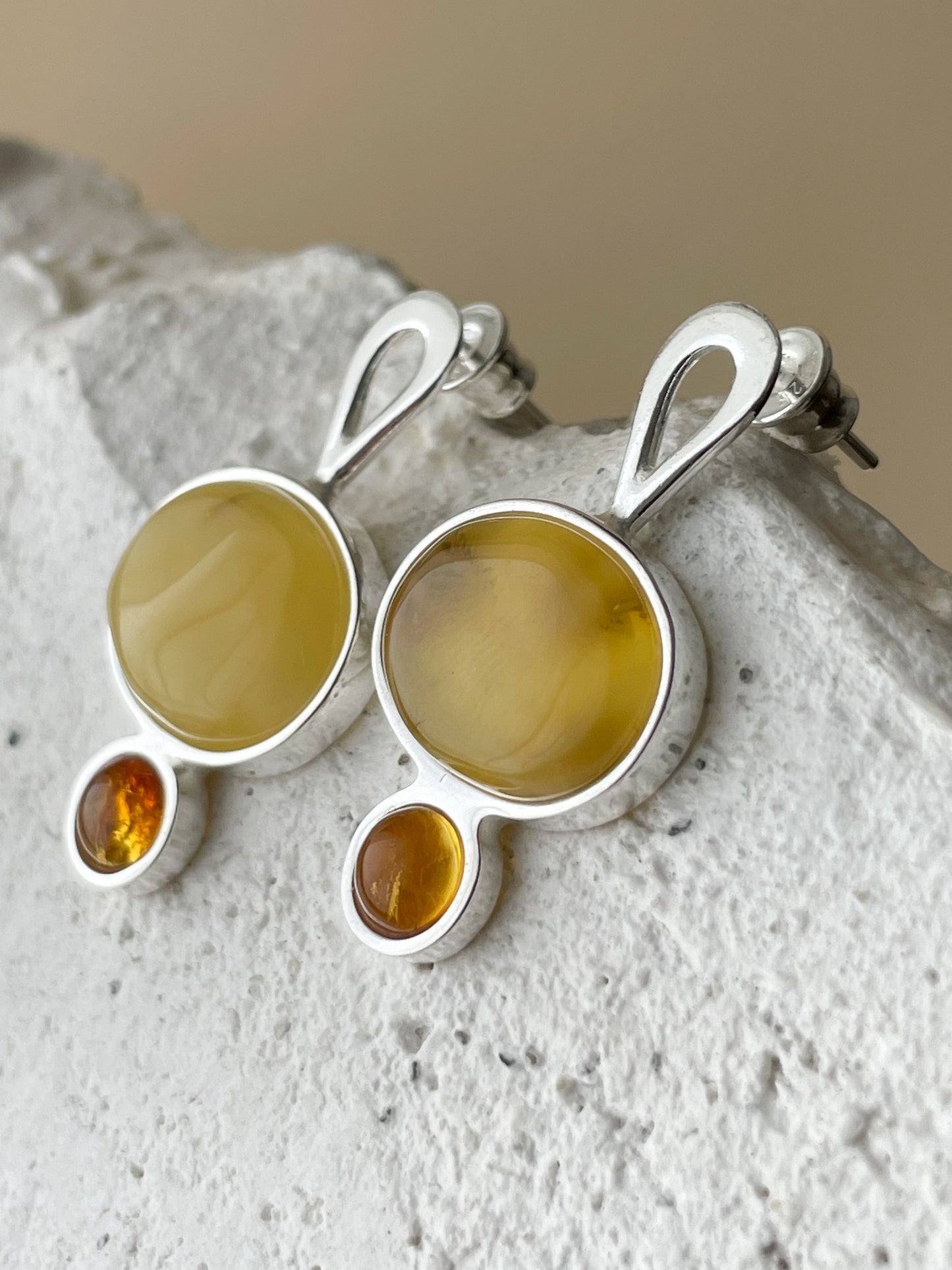 Multicolor amber stud earrings - Sterling silver - Amber earrings collection