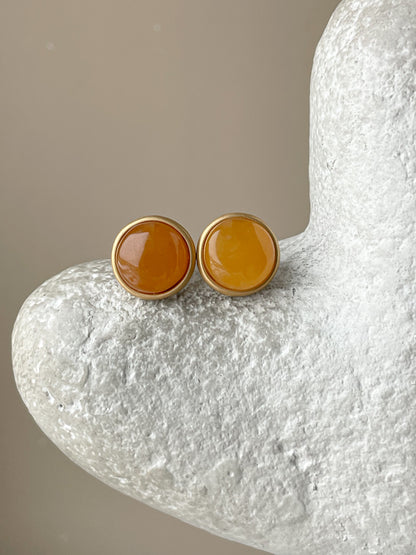 Butterscotch amber stud earrings - Gold plated - Classic earring collection